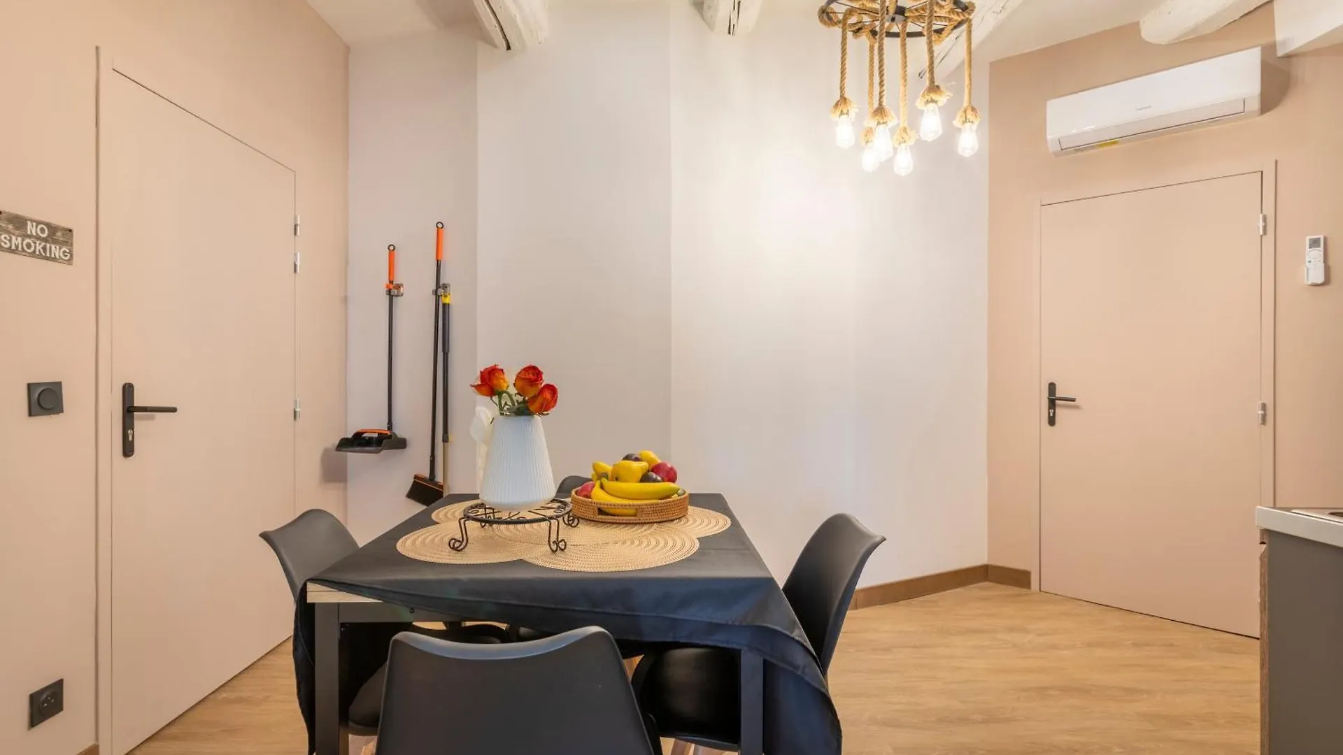 Adira Marseille Panier 2 Etoiles Apartment France