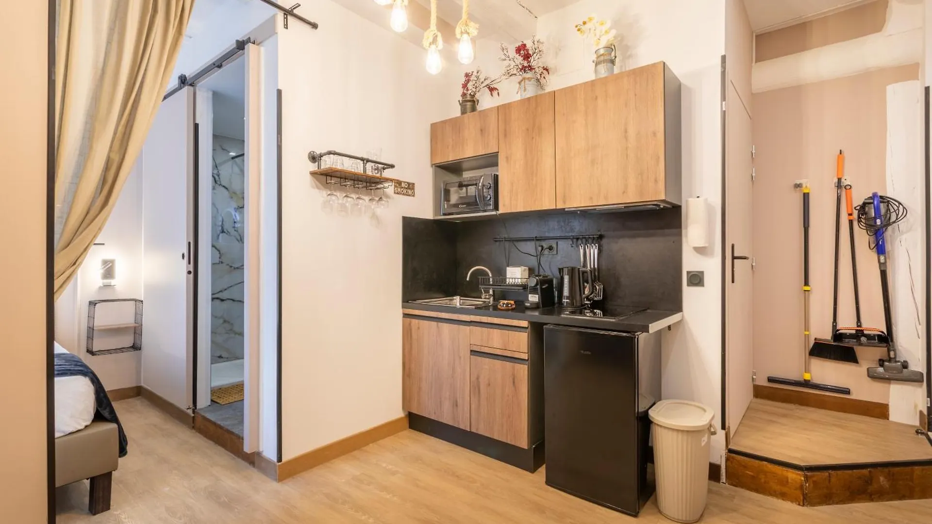 Adira Marseille Panier 2 Etoiles Apartment France